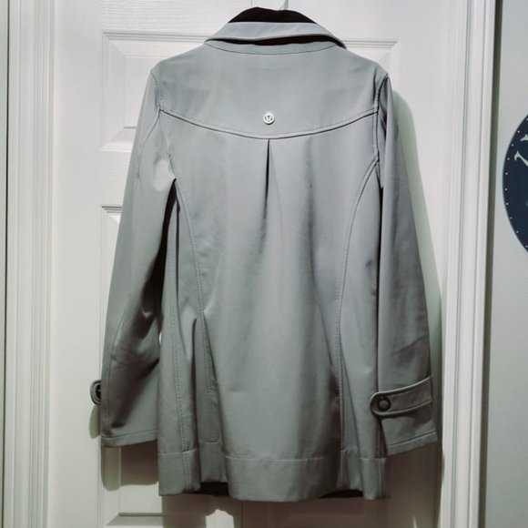 Lululemon Audrey jacket sz 10 Shark Grey EUC - Picture 4 of 8